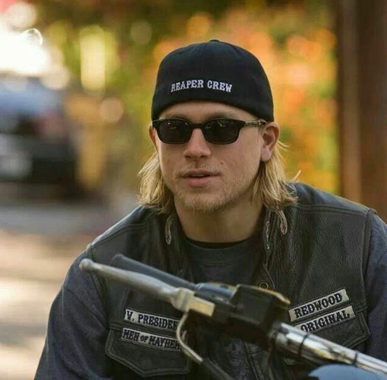 Sons of Anarchy Jax Teller (Charlie Hunnam) Cap and Glasses