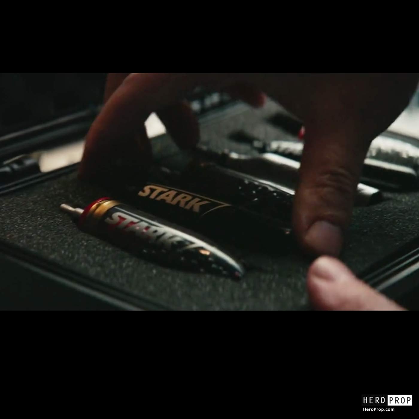 Hawkeye TV (2021) - Hawkeye (Jeremy Renner ) Arrow Tip - Image 3 Hawkeye TV (2021) - Hawkeye (Jeremy Renner ) Arrow Tip - Image 3