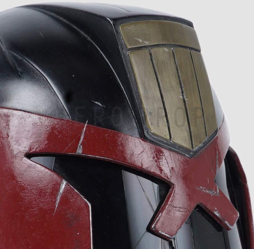 DREDD – Judge Dredd’s (Karl Urban) Helmet – HeroProp.com