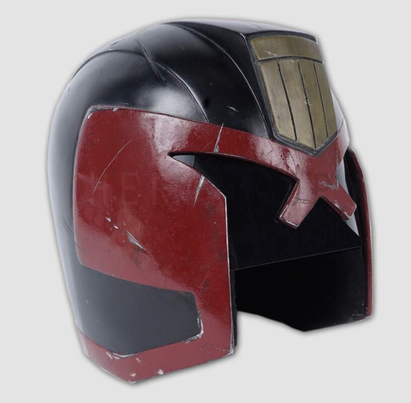 DREDD – Judge Dredd’s (Karl Urban) Helmet – HeroProp.com