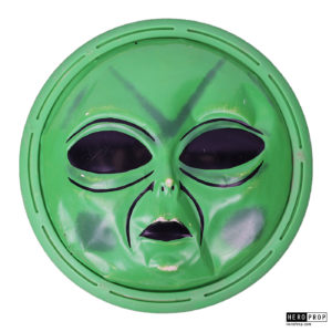 Roswell (1999) - Alien Frisbee