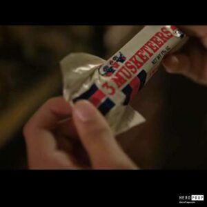 3 Musketeers Candy Bars and Gaten Matarazzo Dustin in Stranger Things 1
