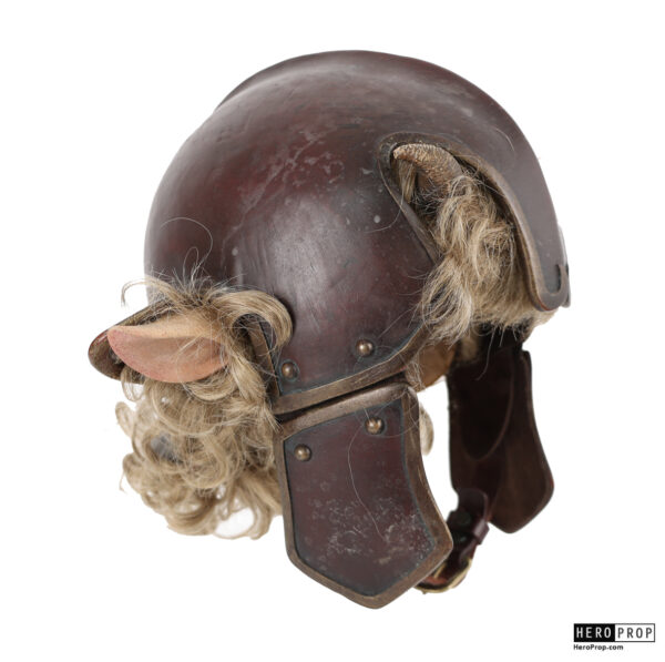 The Chronicles of Narnia: The Lion, the Witch and the Wardrobe (2005) - Faun Warrior Helmet & Bracers - Image 2