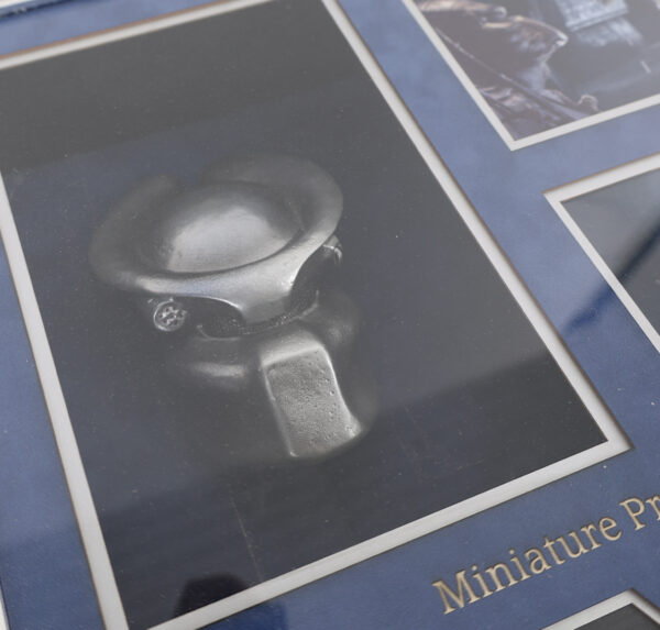 Alien vs. Predator (2004) - Miniature Predator Mask Display - Image 2