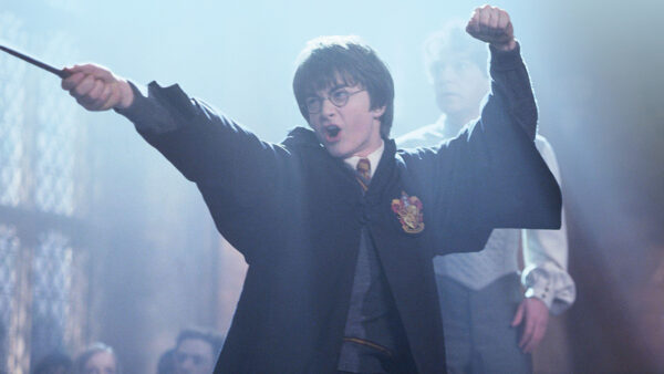 Harry Potter Film Franchise (2001-2011) – Harry Potter (Daniel Radcliffe) Hero Illuminating Wand - Image 5