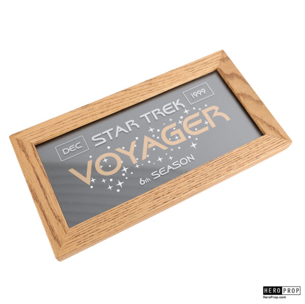 Star Trek: Voyager (1995) – Season Six Cast & Crew Plaque