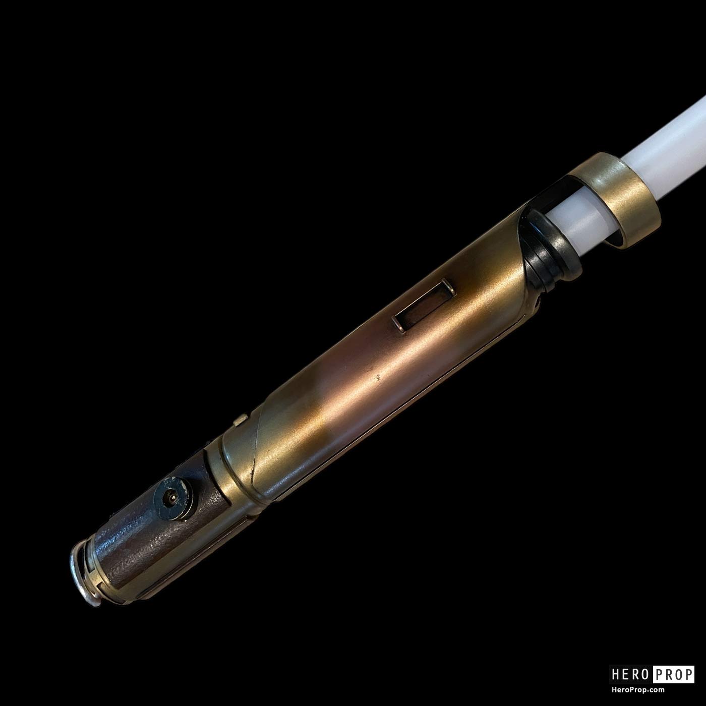 Star Wars: The Acolyte - Hero Lighted Kelnacca Lightsaber - Image 3